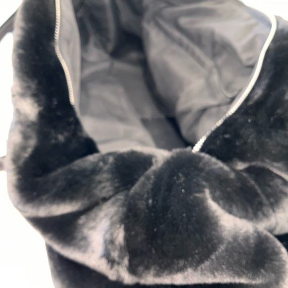 Z Gallerie Natasha weekender fur tote bag - Picture 14 of 14